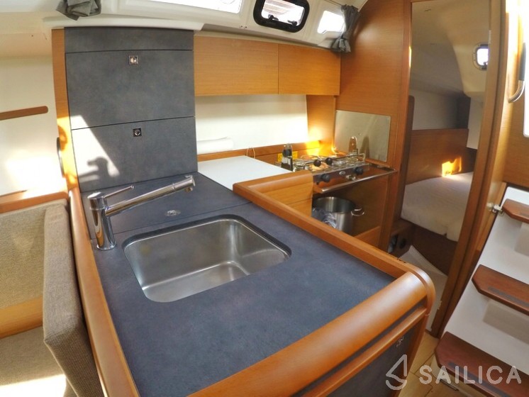 Sun Odyssey 349 - Yacht Charter Sailica