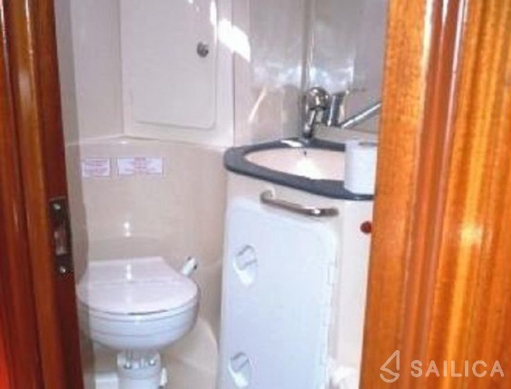 Bavaria 41 - Yacht Charter Sailica