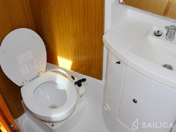 Sun Odyssey 39i - Yacht Charter Sailica