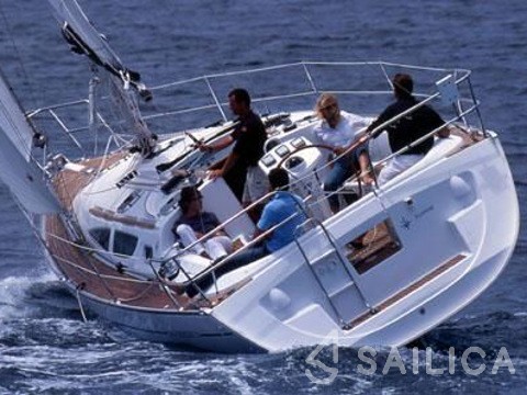 Sun Odyssey 35 - Yacht Charter Sailica