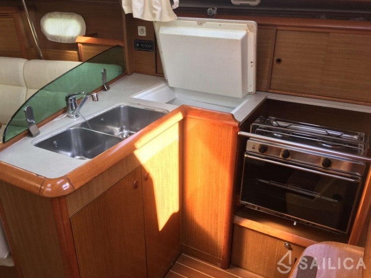 Sun Odyssey 35 - Yacht Charter Sailica