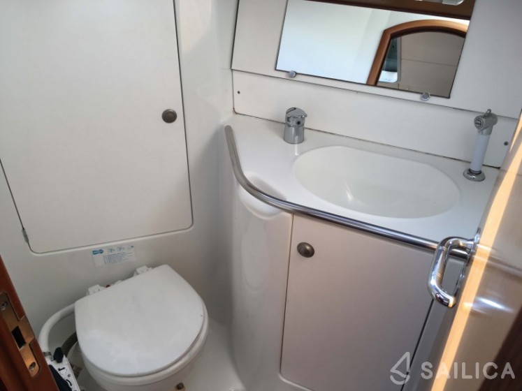 Sun Odyssey 35 - Yacht Charter Sailica