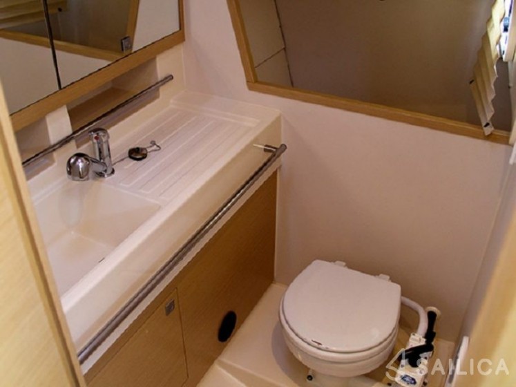 Elan 350 - Yacht Charter Sailica