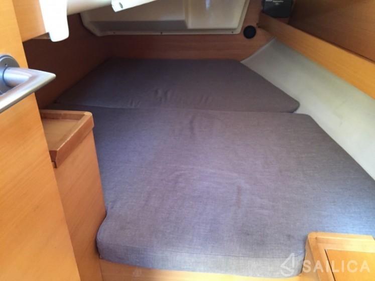 Elan 340 - Yacht Charter Sailica