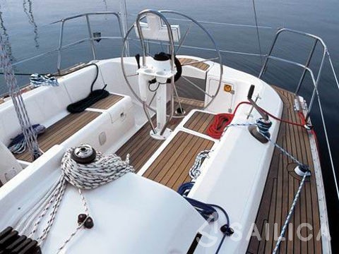 Elan 333 - Yacht Charter Sailica