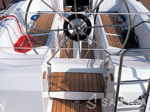 Elan 333 - Yacht Charter Sailica