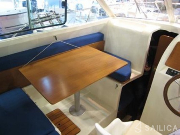 Merry Fisher 725 - Yacht Charter Sailica