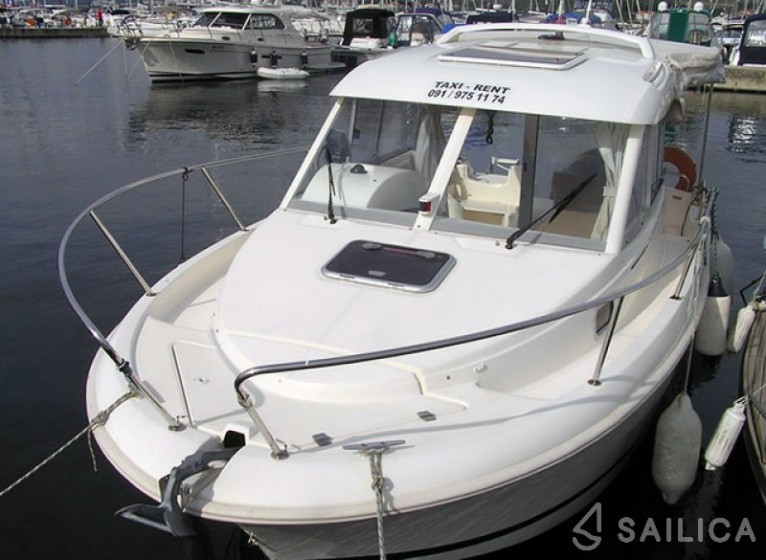 Merry Fisher 725 - Yacht Charter Sailica