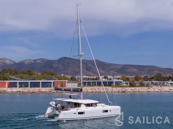 Lagoon 42 - Yacht Charter Sailica