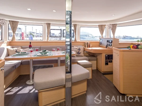 Lagoon 42 - Yacht Charter Sailica