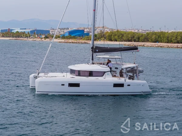 Lagoon 42 - Yacht Charter Sailica