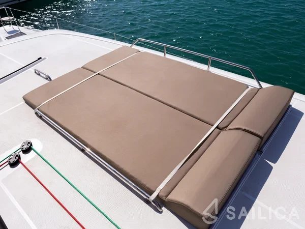 Lagoon 42 - Yacht Charter Sailica