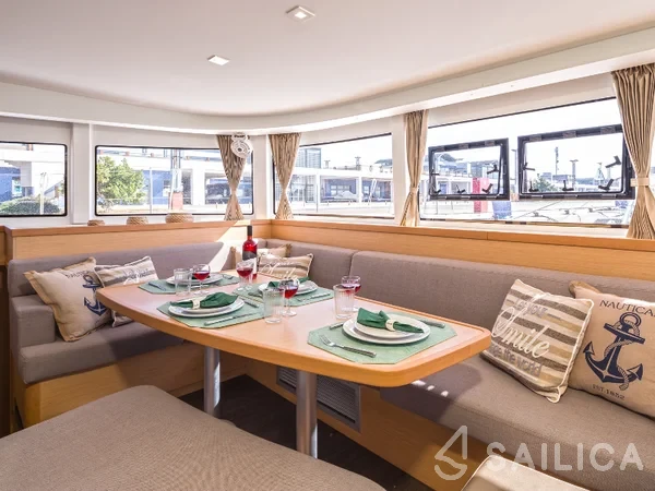 Lagoon 42 - Yacht Charter Sailica