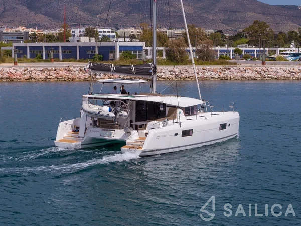 Lagoon 42 - Yacht Charter Sailica