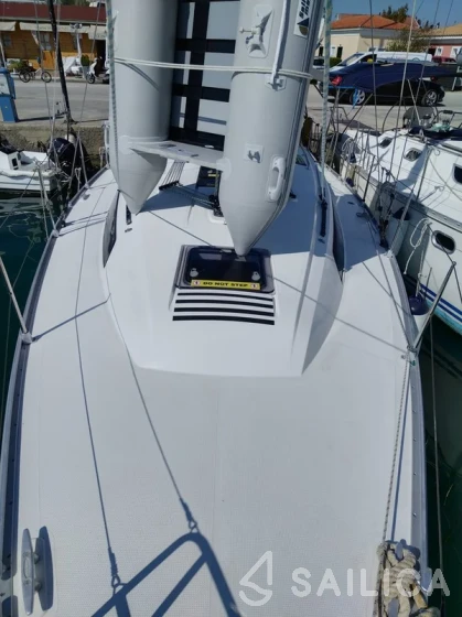 Bavaria 37 Cruiser - Yacht Charter Sailica