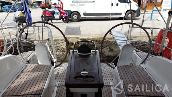 Bavaria 37 Cruiser - Yacht Charter Sailica