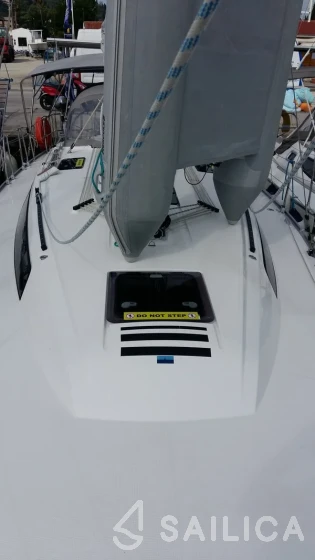 Bavaria 37 Cruiser - Yacht Charter Sailica