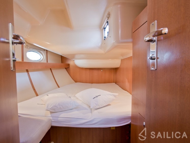 Elan 434 Impression - Yacht Charter Sailica