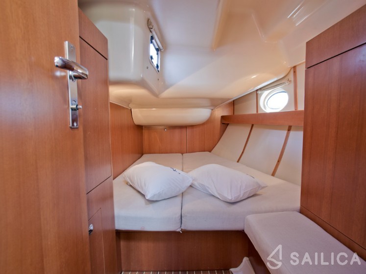 Elan 434 Impression - Yacht Charter Sailica