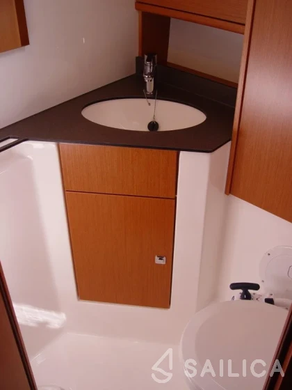 Bavaria 46 Cruiser - Yacht Charter Sailica