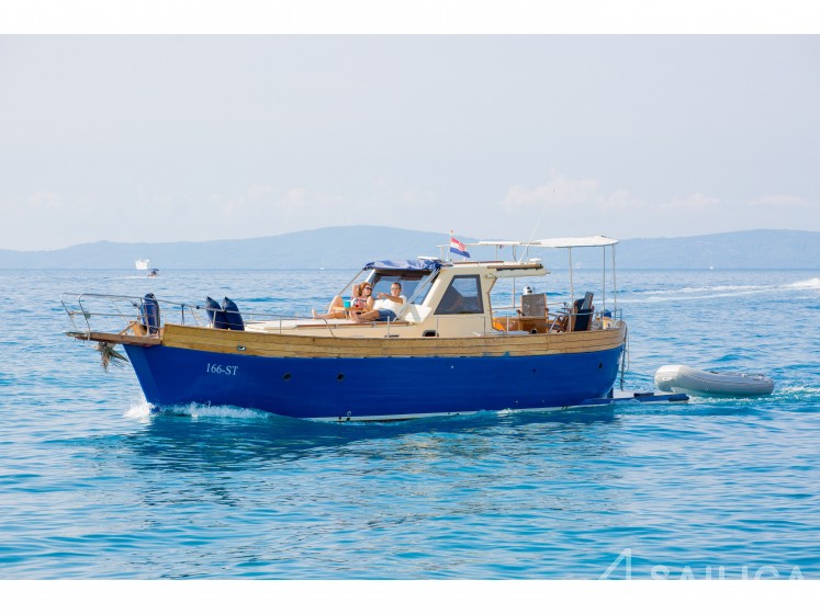 Leut - Yacht Charter Sailica