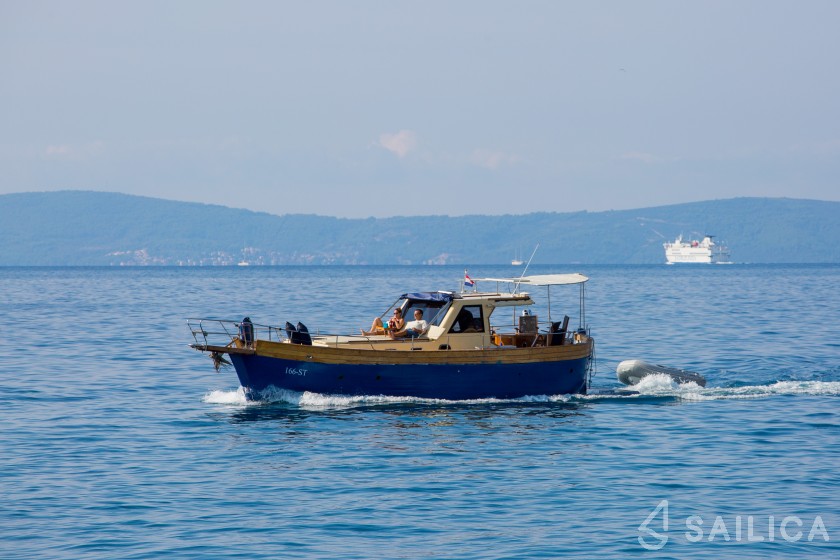 Leut - Yacht Charter Sailica