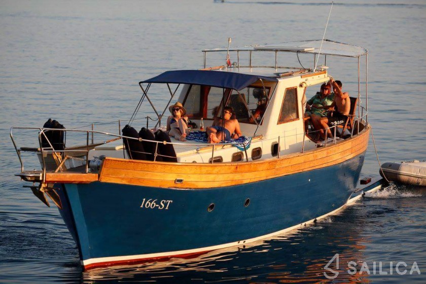 Leut - Yacht Charter Sailica