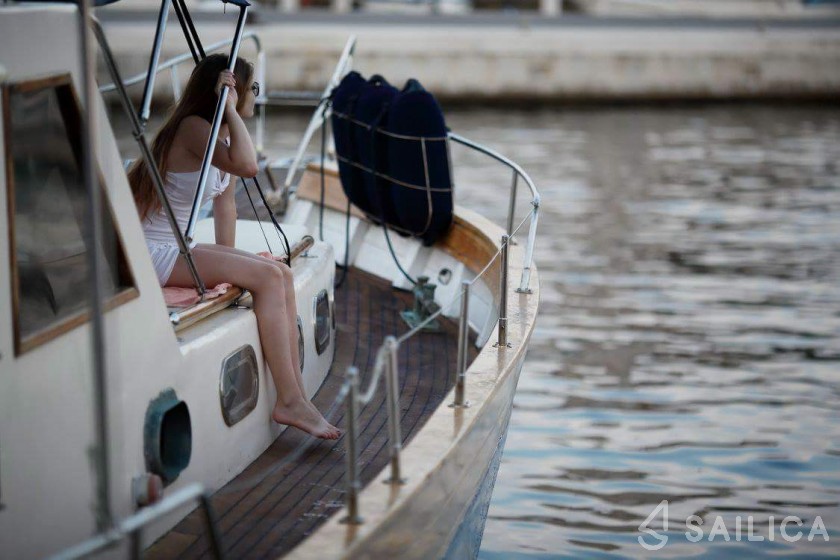 Leut - Yacht Charter Sailica