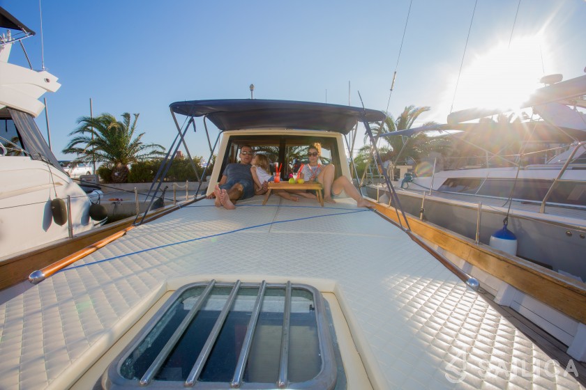 Leut - Yacht Charter Sailica