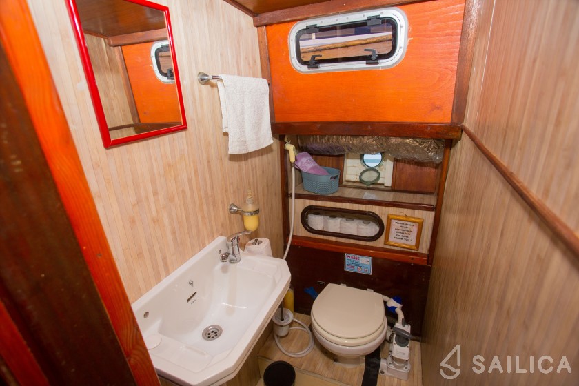 Leut - Yacht Charter Sailica