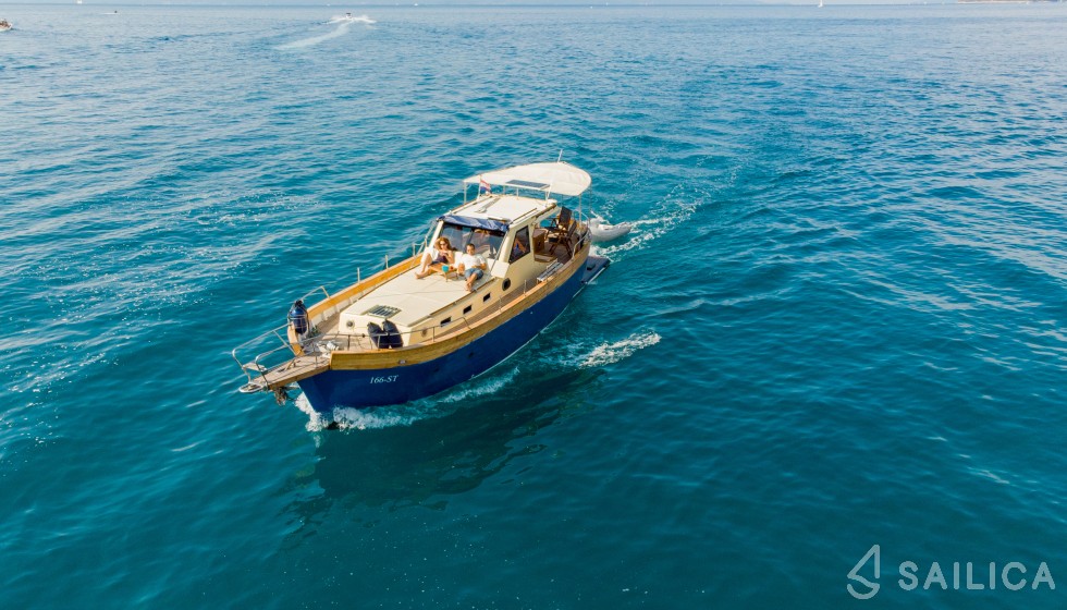 Leut - Yacht Charter Sailica