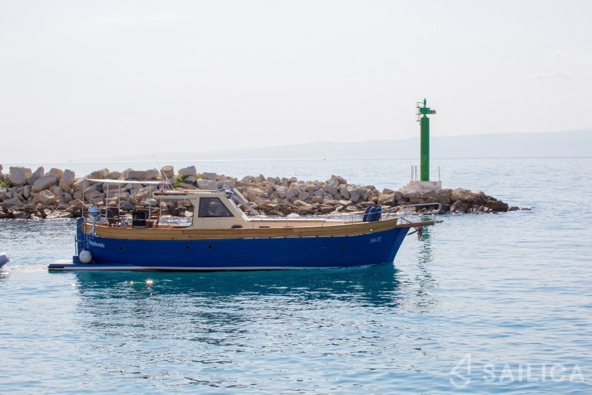 Leut - Yacht Charter Sailica