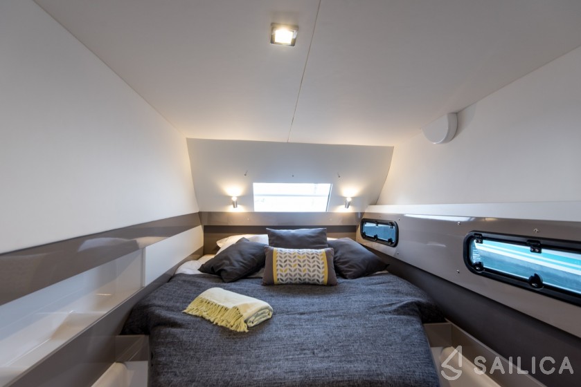 Bali 4.1 - Yacht Charter Sailica