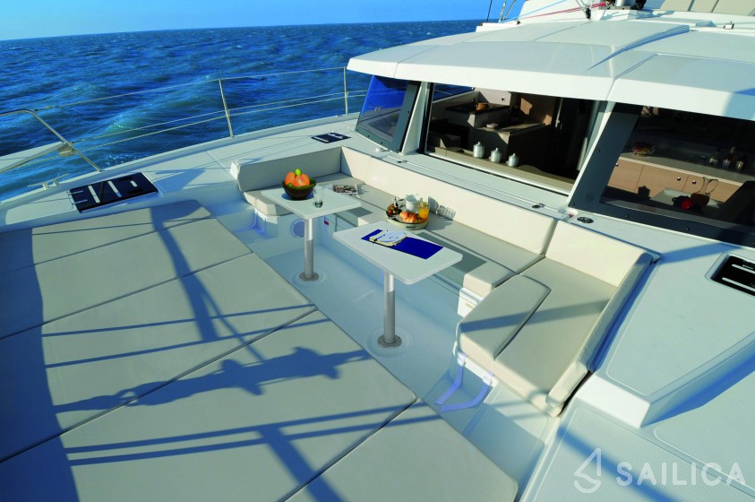 Bali 4.1 - Yacht Charter Sailica