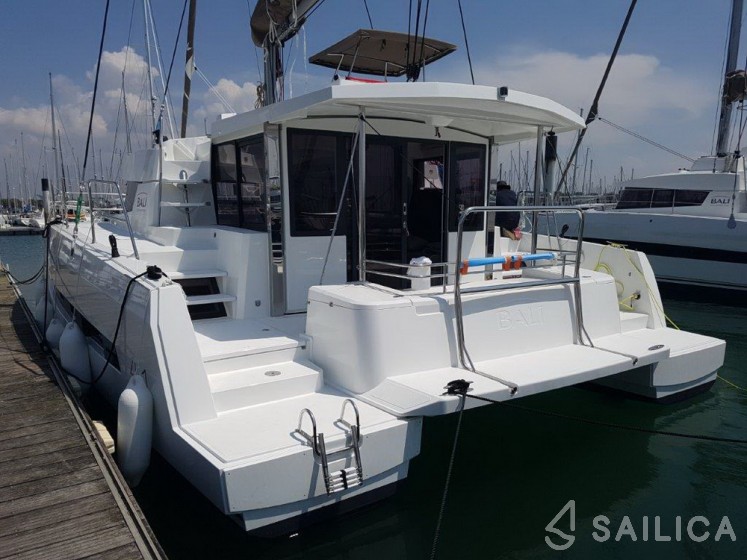 Bali 4.1 - Yacht Charter Sailica