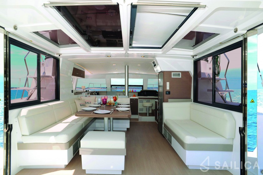 Bali 4.1 - Yacht Charter Sailica