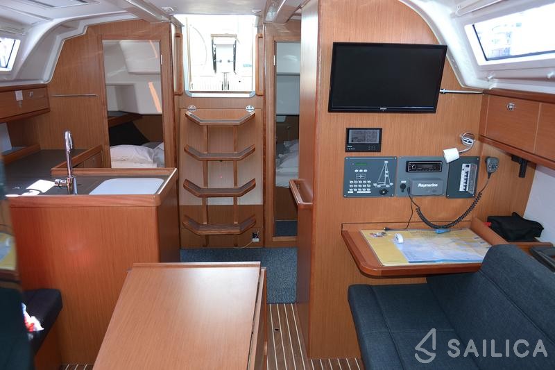 Bavaria 37 Cruiser - Yacht Charter Sailica