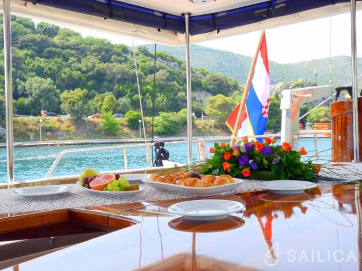 Gulet - Yacht Charter Sailica