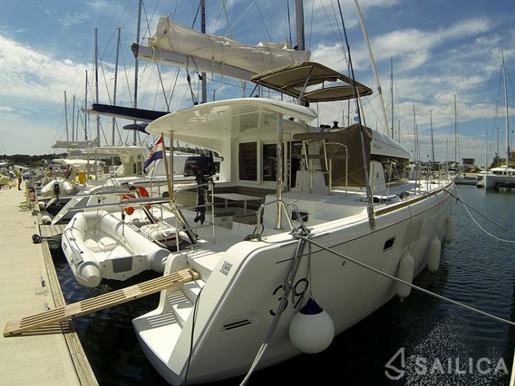 Lagoon 39 - Yacht Charter Sailica