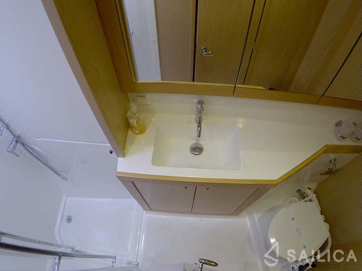 Lagoon 39 - Yacht Charter Sailica
