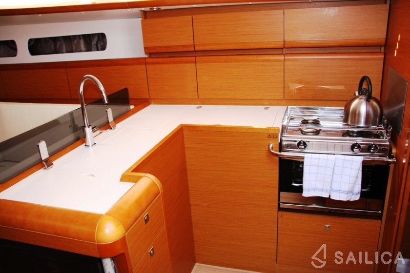 Sun Odyssey 439 - Yacht Charter Sailica