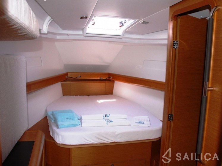 Sun Odyssey 439 - Yacht Charter Sailica
