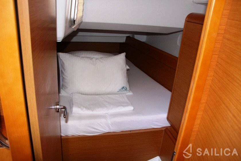 Sun Odyssey 439 - Yacht Charter Sailica