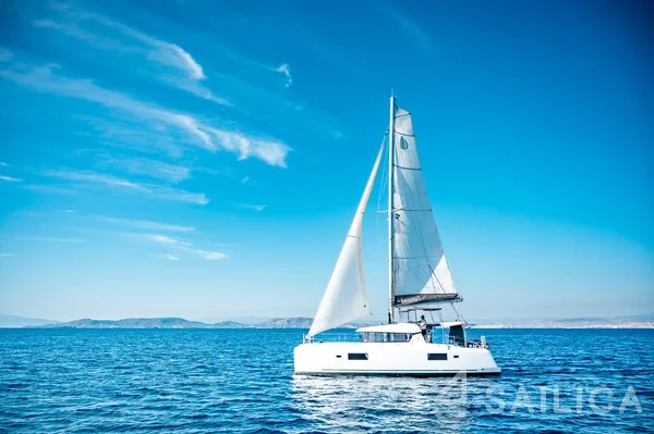 Lagoon 42 - Yacht Charter Sailica