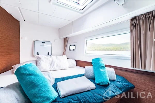 Lagoon 42 - Yacht Charter Sailica