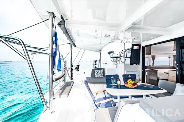 Lagoon 42 - Yacht Charter Sailica