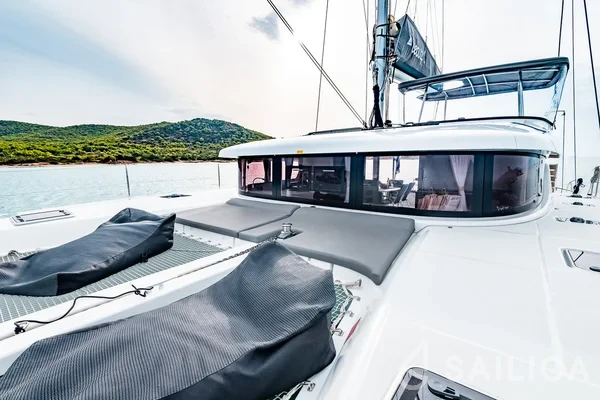 Lagoon 42 - Yacht Charter Sailica