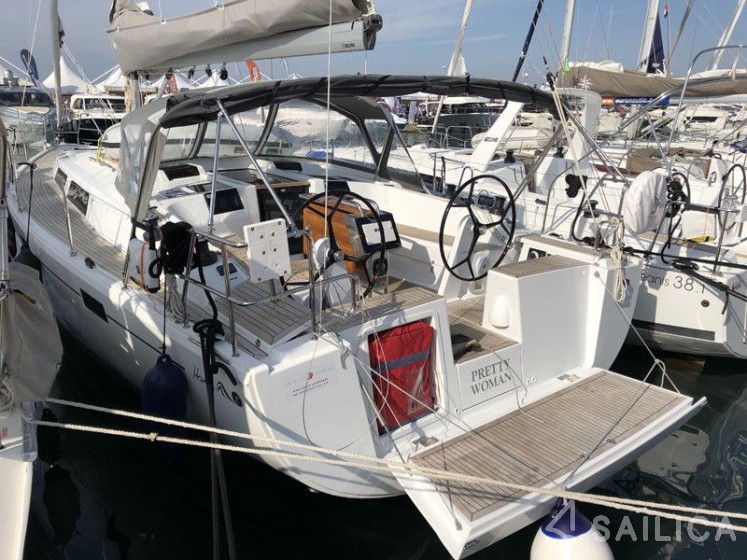 Hanse 415 - Yacht Charter Sailica