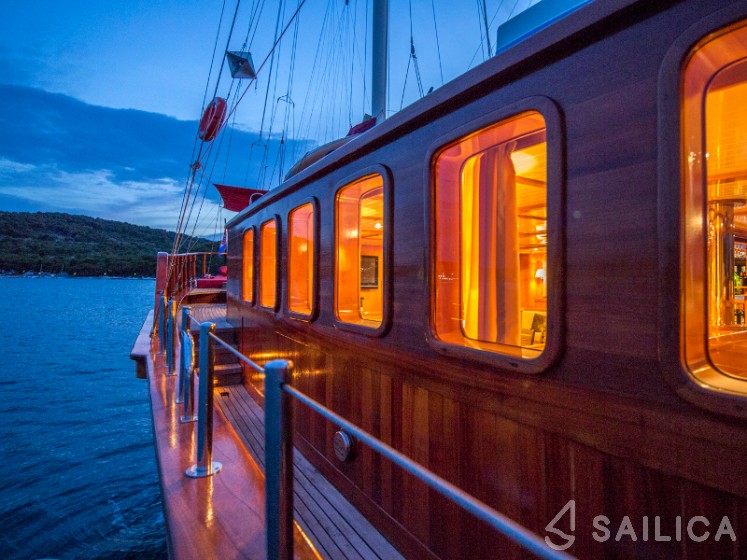 Gulet - Yacht Charter Sailica