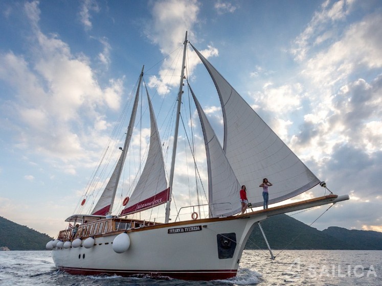 Gulet - Yacht Charter Sailica
